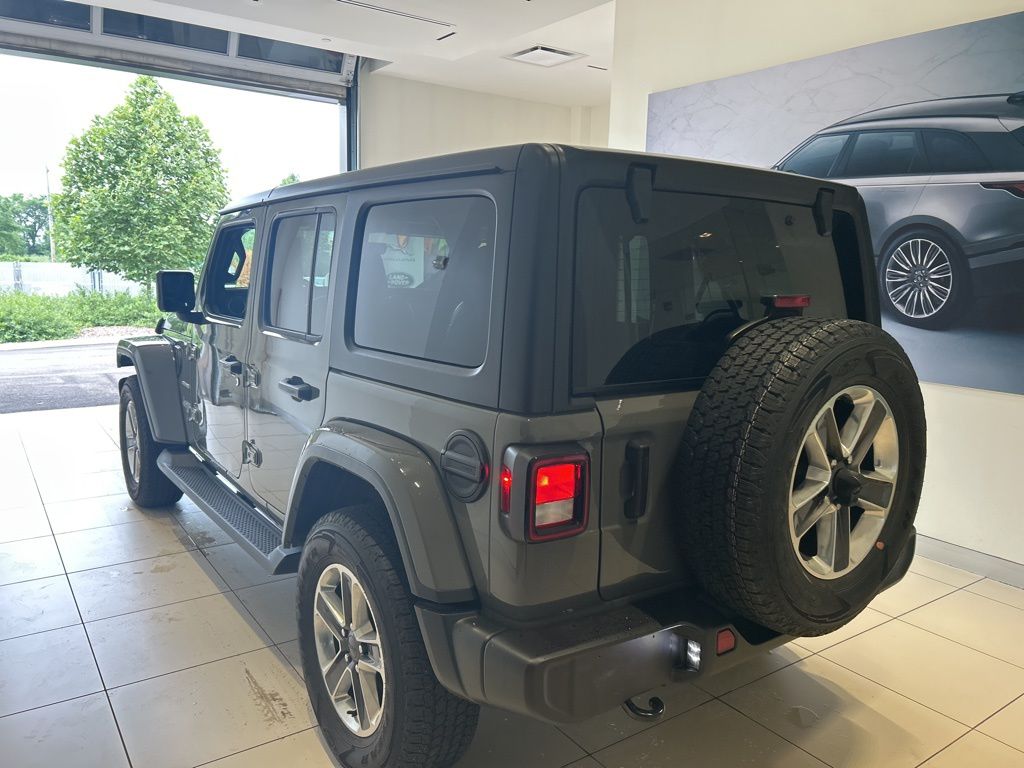 2021 Jeep Wrangler Unlimited Sahara photo 2