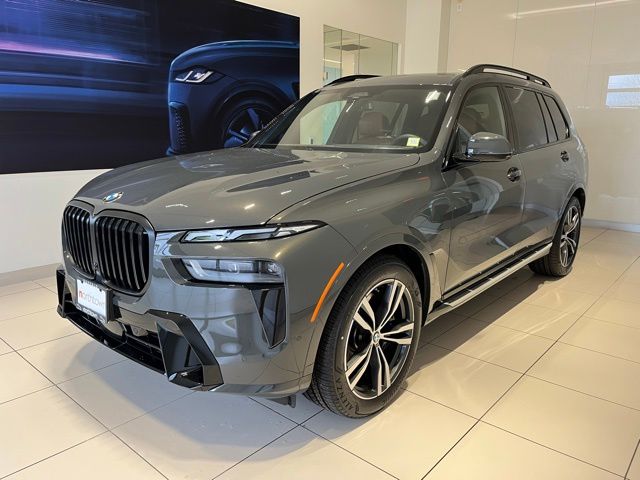 2025 BMW X7 xDrive40i's photo