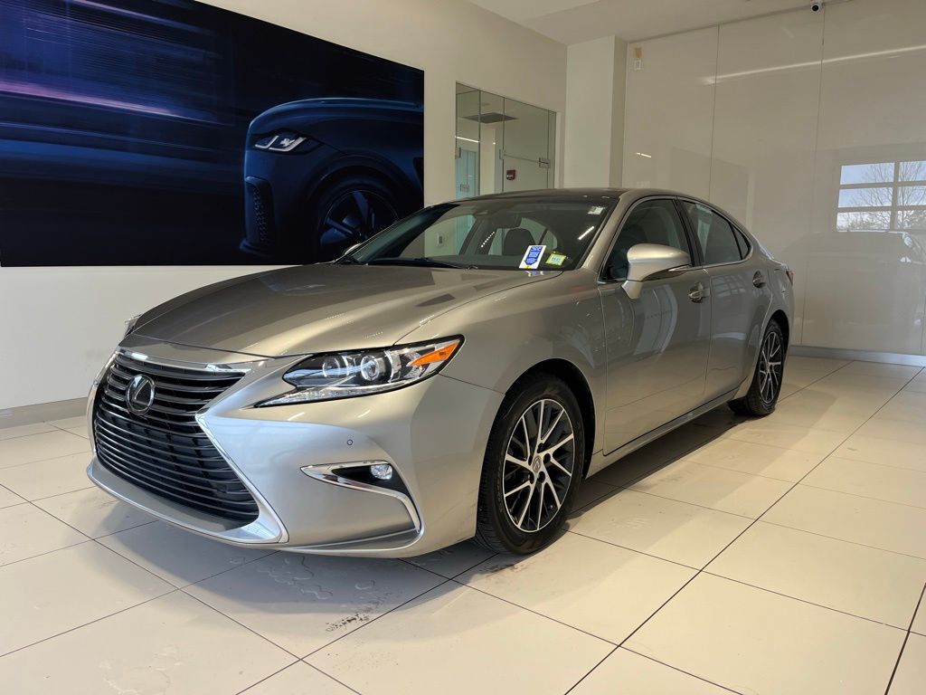 2016 Lexus ES 350 350's photo