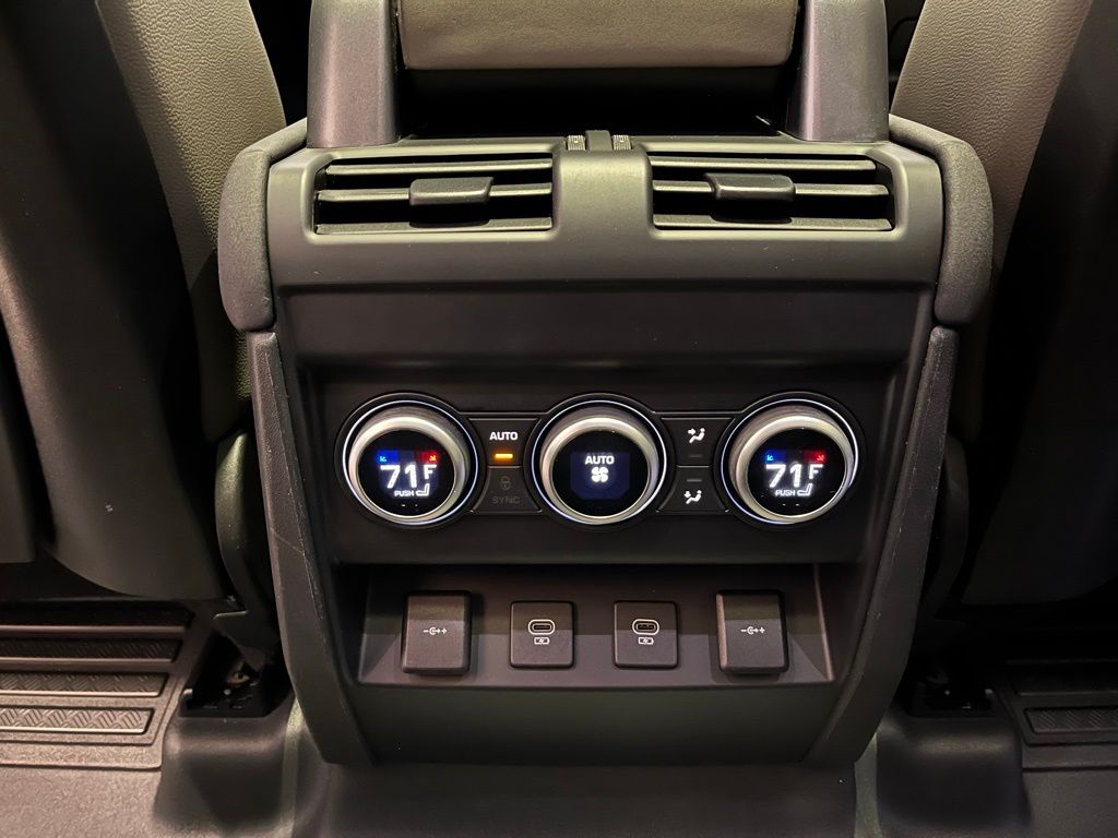 2022 Land Rover Defender SE - Photo 26