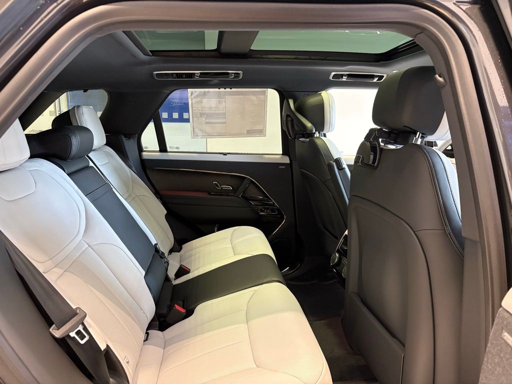 2026 Land Rover Range Rover Sport Dynamic SE - Photo 17