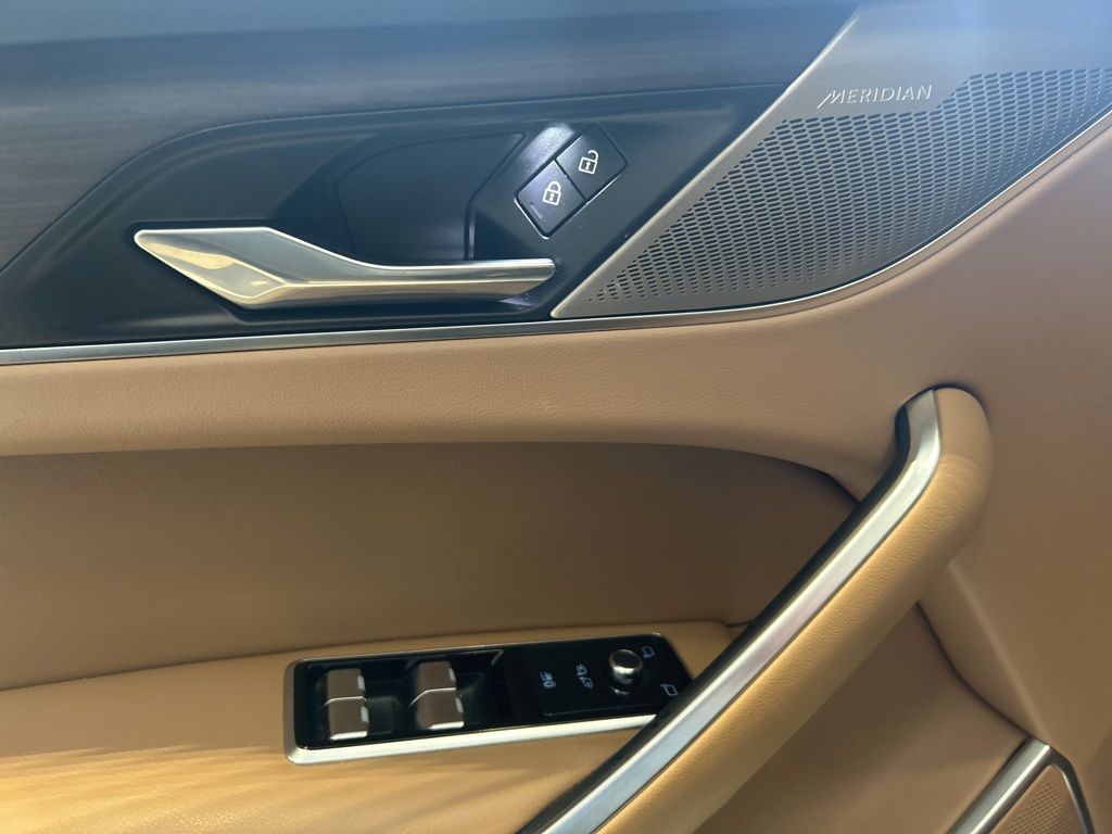 2021 Jaguar F-PACE P340 S photo 3