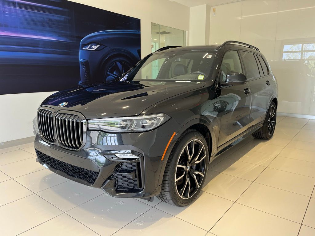 2022 BMW X7 xDrive40i's photo