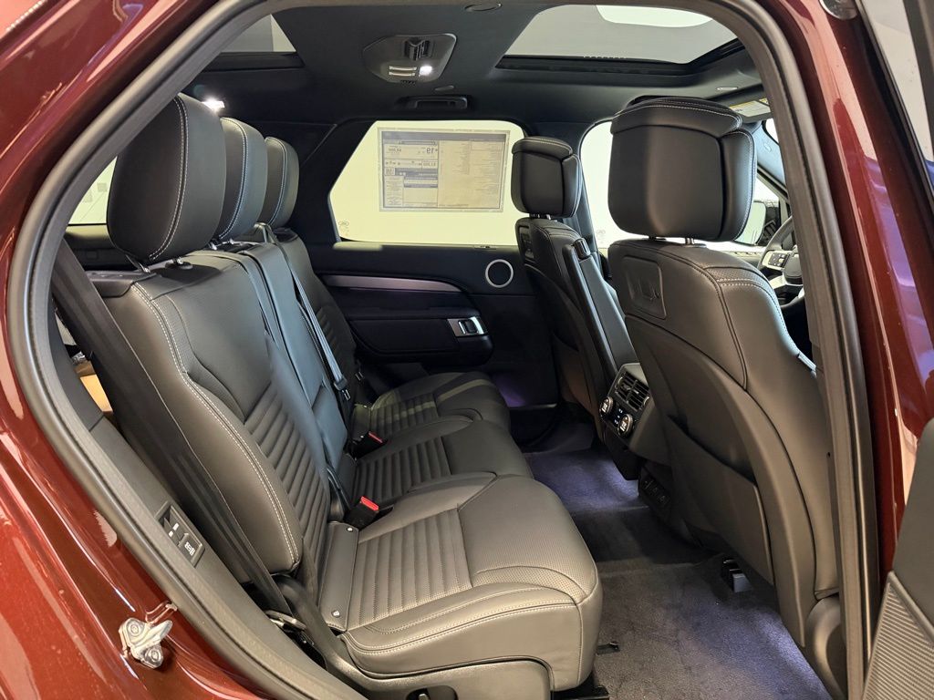 2026 Land Rover Discovery Gemini Edition - Photo 14