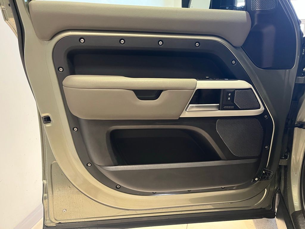2022 Land Rover Defender SE - Photo 21