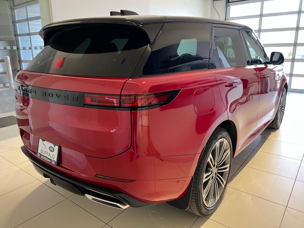 2025 Land Rover Range Rover Sport SE photo 4