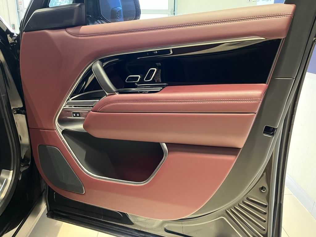 2025 Land Rover Range Rover SE - Photo 39