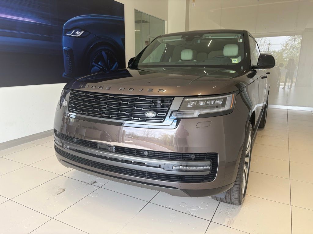2026 Land Rover Range Rover 4.4 SE LWB 7's photo