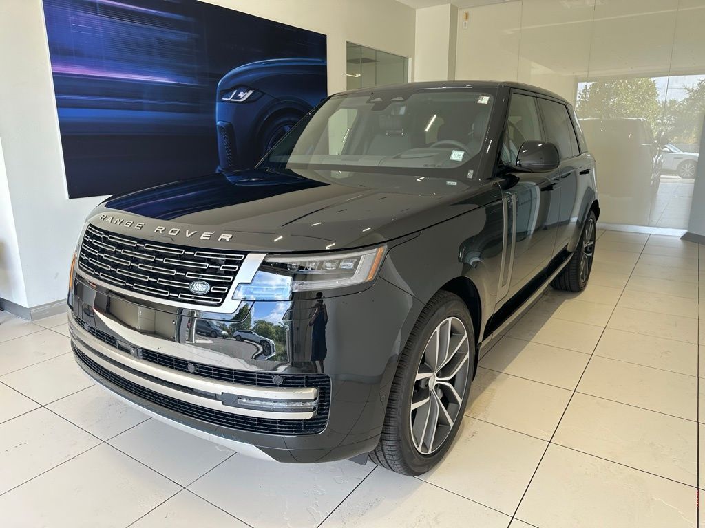 2025 Land Rover Range Rover SE's photo