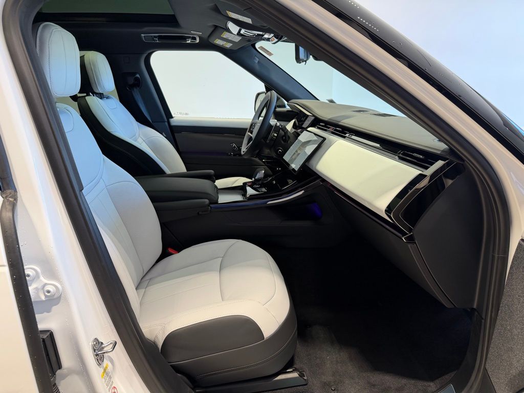 2025 Land Rover Range Rover Sport Dynamic SE - Photo 17