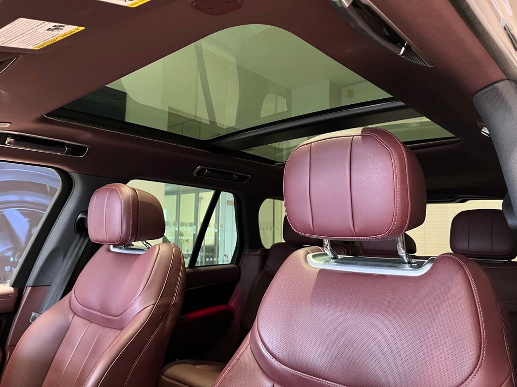 2025 Land Rover Range Rover SE - Photo 17
