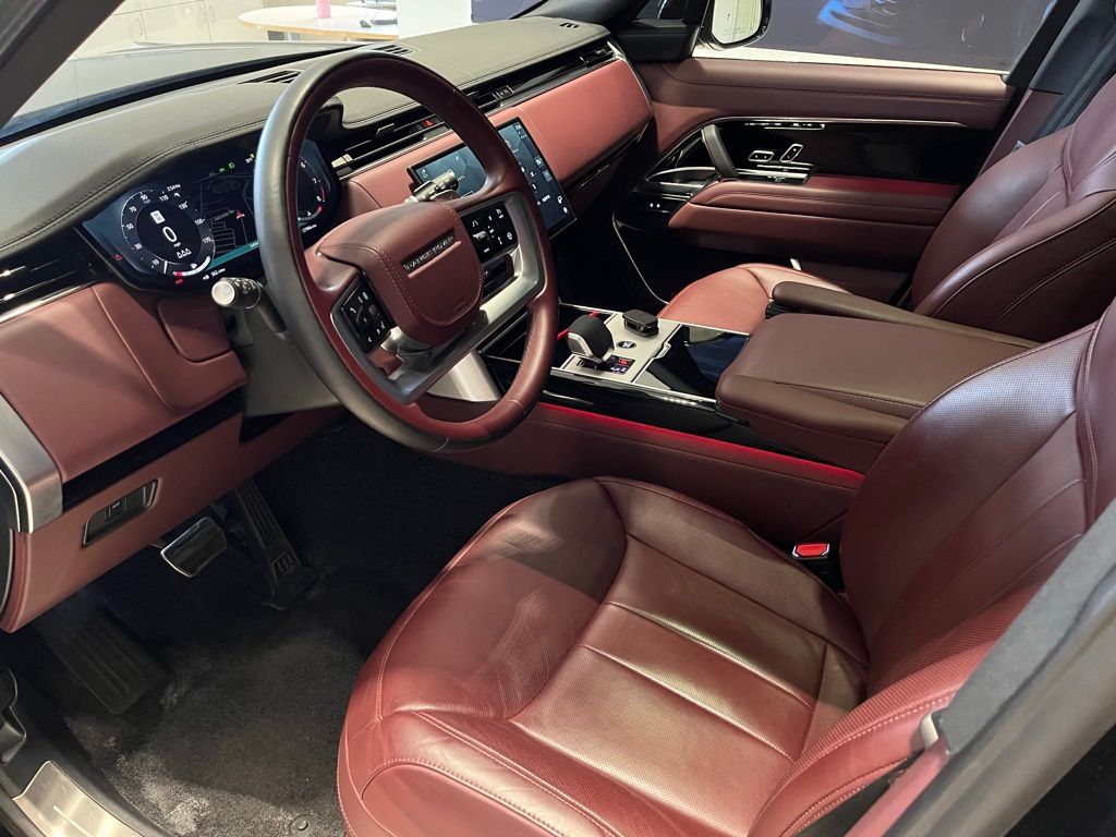 2025 Land Rover Range Rover SE - Photo 15