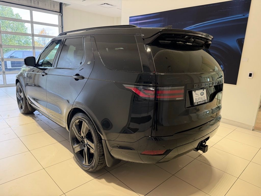 New 2025 Land Rover Discovery Dynamic SE SUV