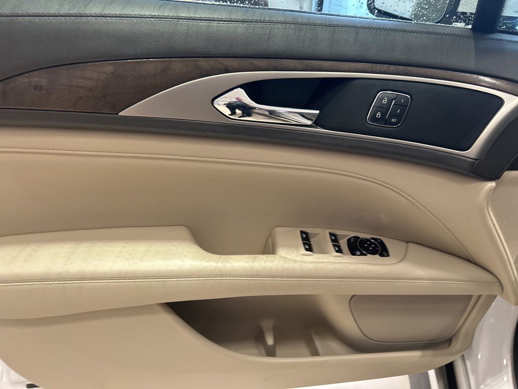 2018 Lincoln MKZ Select photo 3