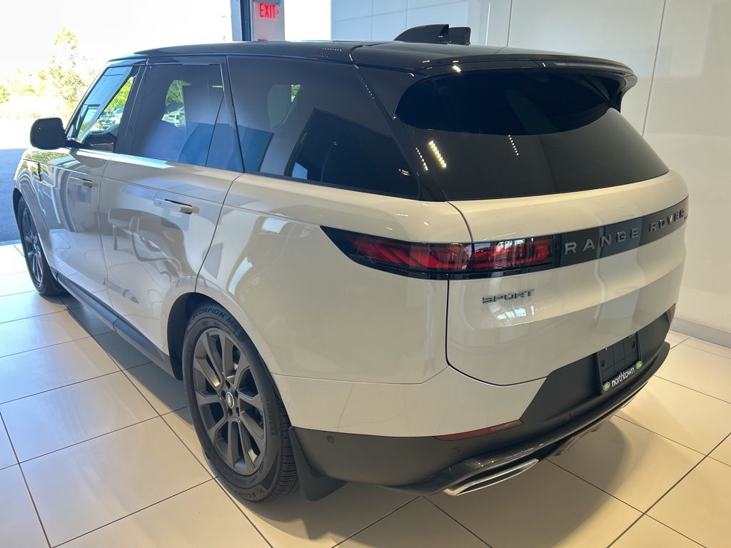 2025 Land Rover Range Rover Sport SE photo 2