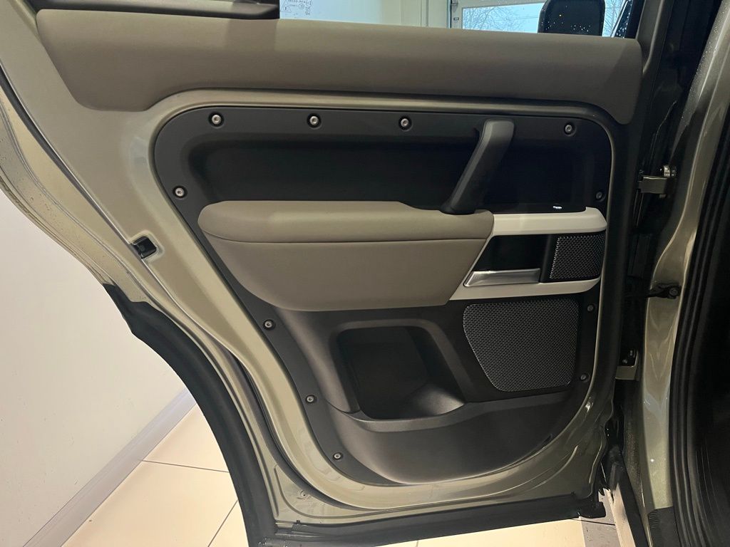 2022 Land Rover Defender SE - Photo 27