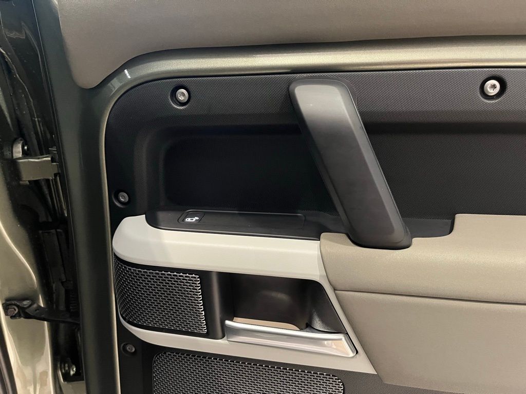 2022 Land Rover Defender SE - Photo 35