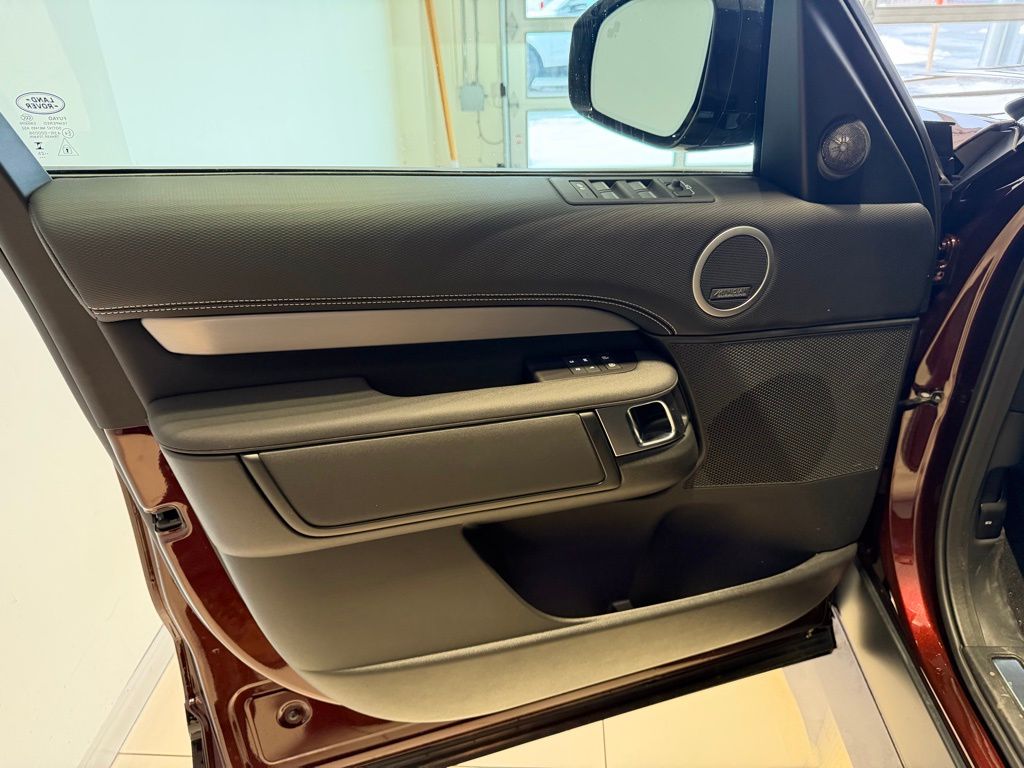 2026 Land Rover Discovery Gemini Edition - Photo 25