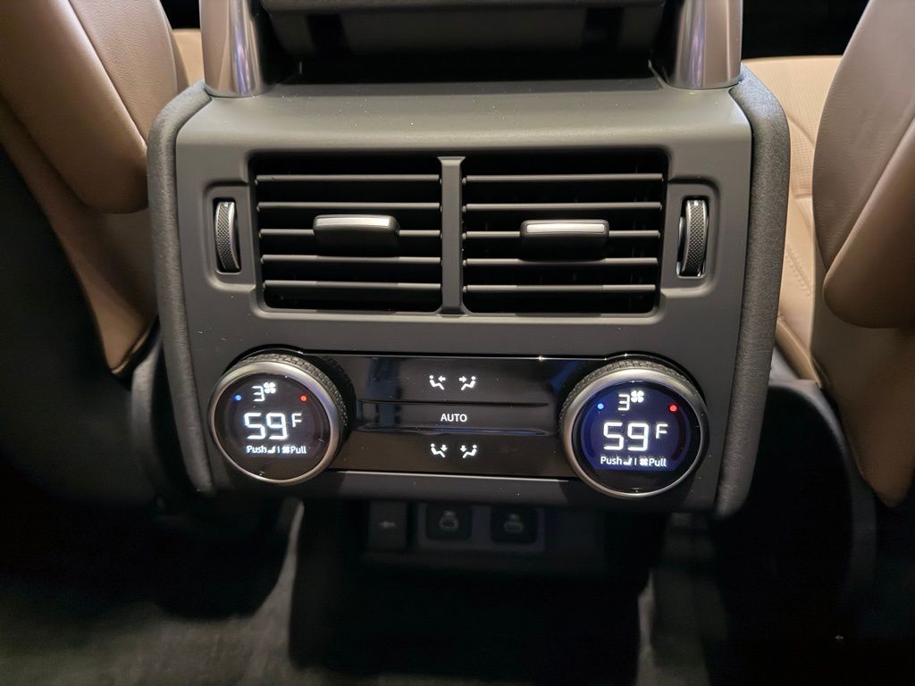 2025 Land Rover Discovery Dynamic SE - Photo 17