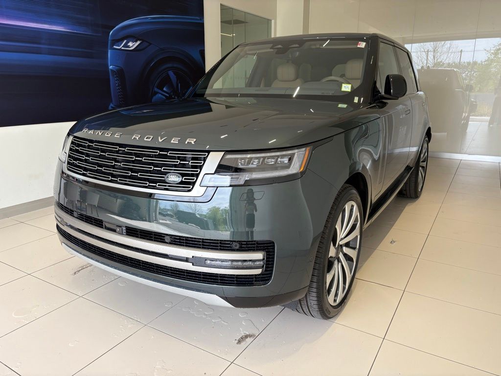 2026 Land Rover Range Rover 3.0 SE SWB's photo