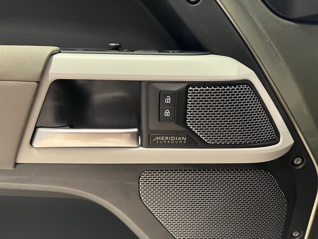 2022 Land Rover Defender SE - Photo 22