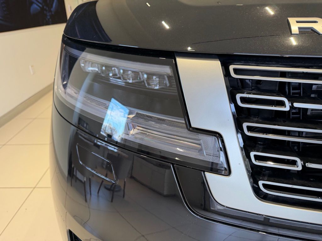 2025 Land Rover Range Rover SE - Photo 5