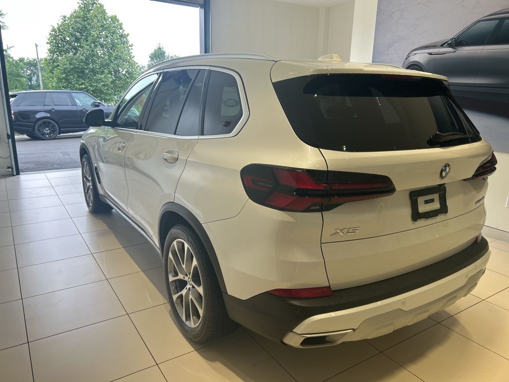 2024 Bmw X5 xDrive40i photo 2
