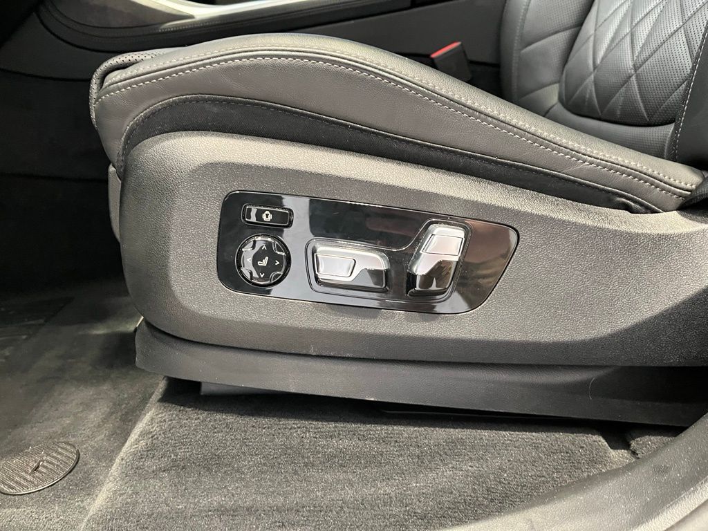 2023 BMW X7 40i - Photo 17