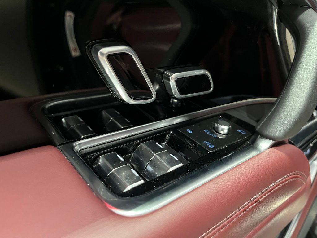 2025 Land Rover Range Rover SE - Photo 19