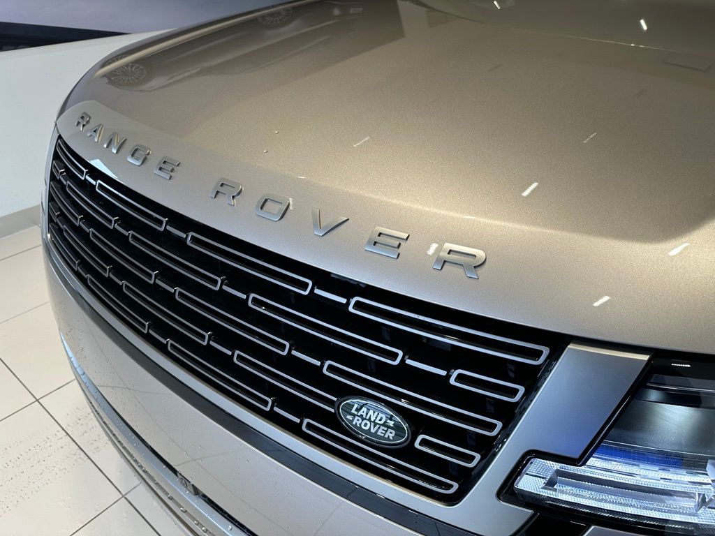 2025 Land Rover Range Rover SE - Photo 8