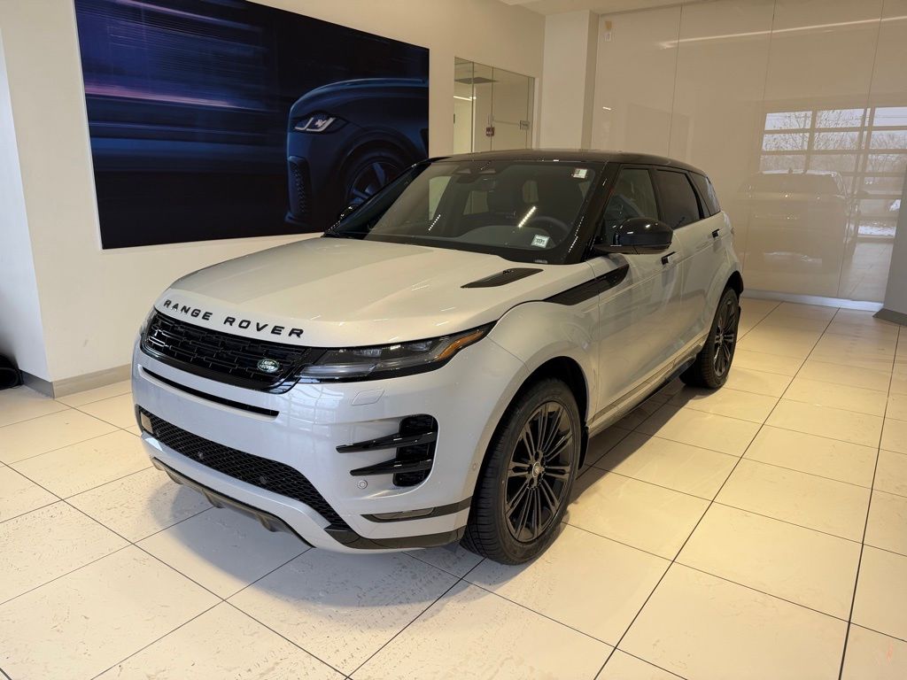2026 Land Rover Range Rover Evoque Dynamic SE's photo