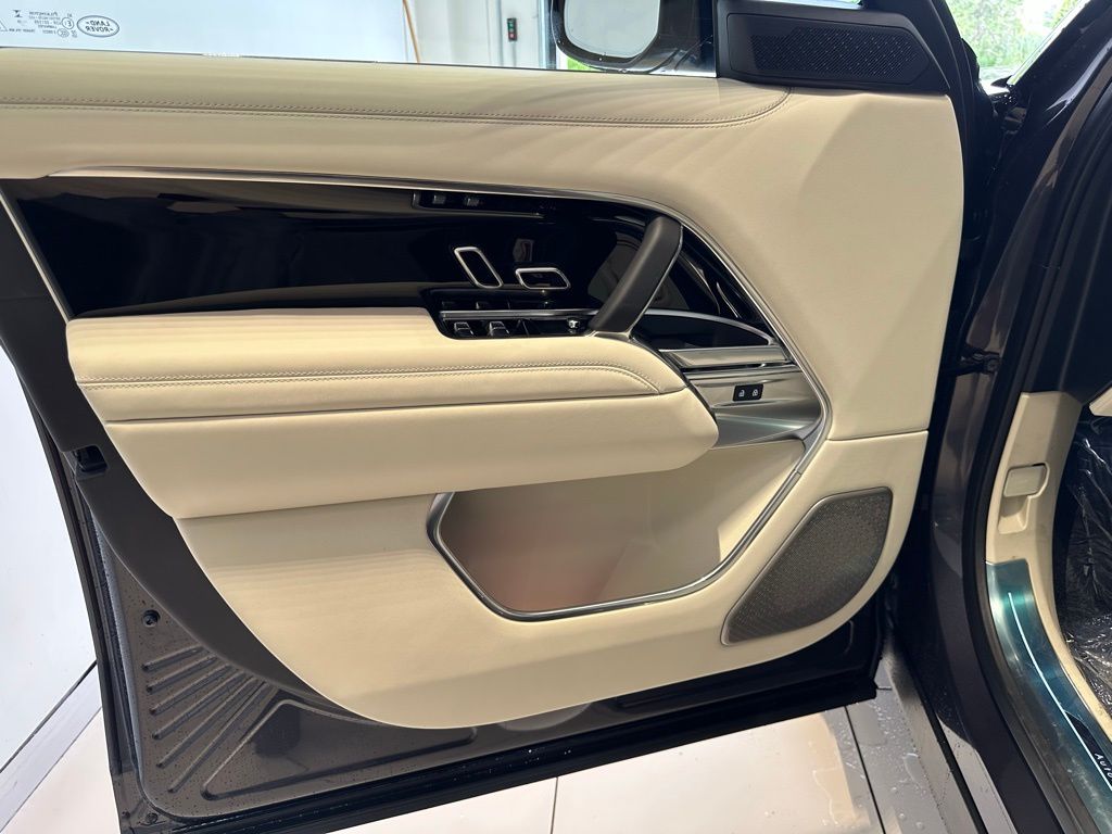 2025 Land Rover Range Rover Autobiography - Photo 28