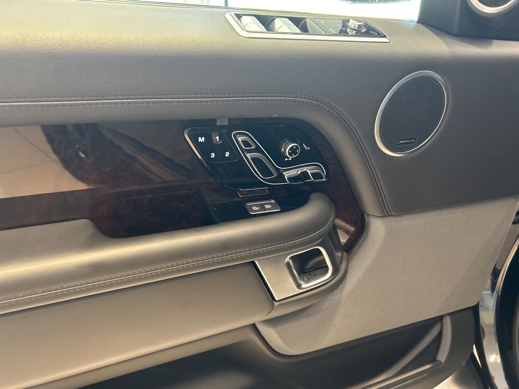 2022 Land Rover Range Rover HSE Westminster Edition photo 3