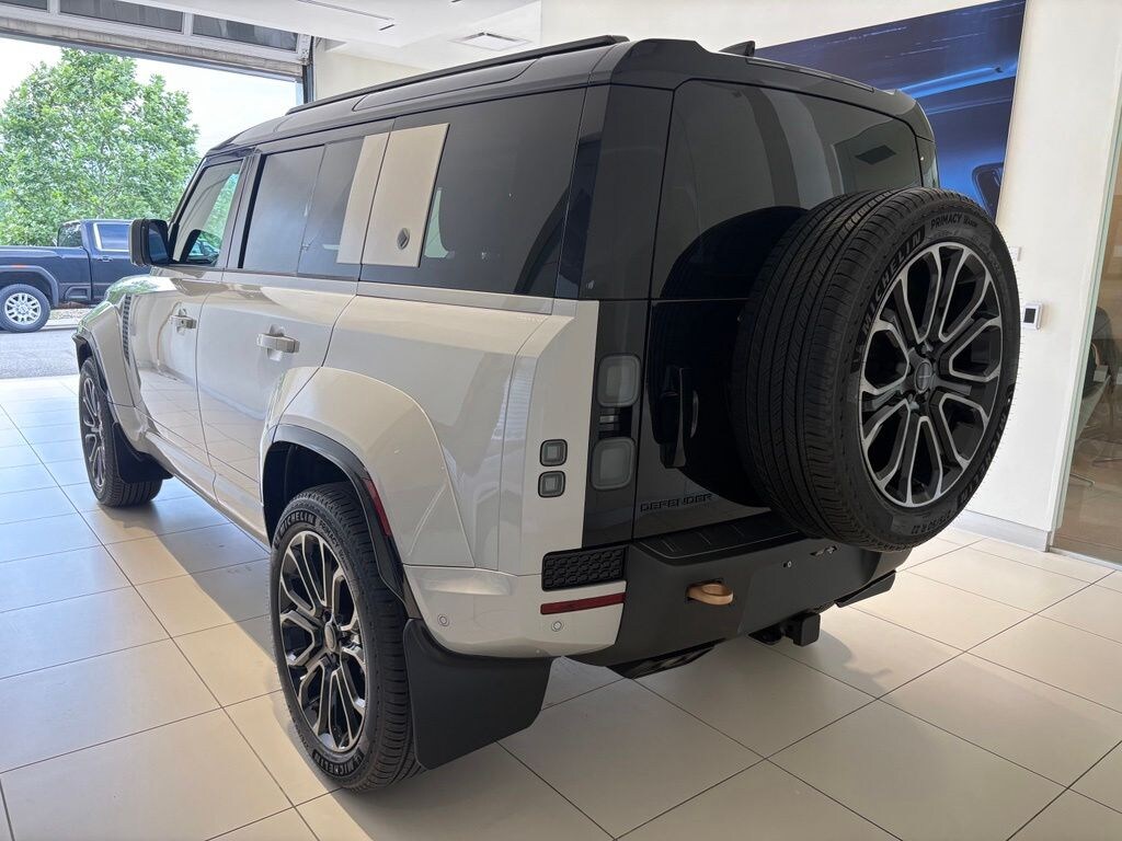 New 2026 Land Rover Defender 110 Octa SUV