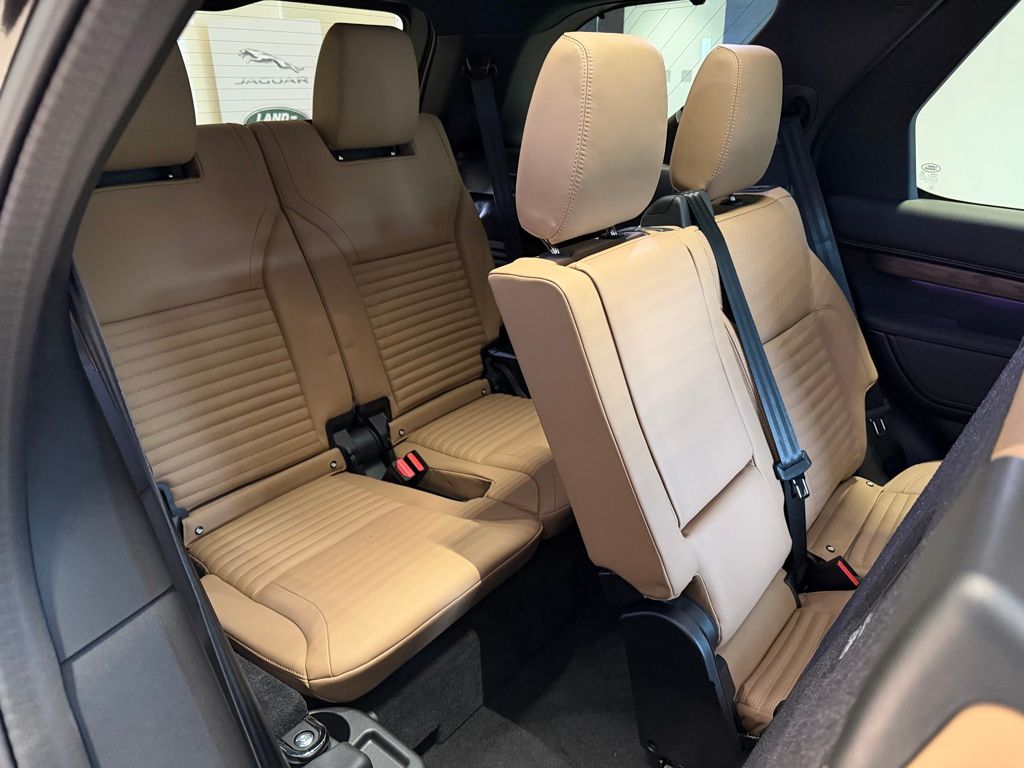 2025 Land Rover Discovery Dynamic SE - Photo 15