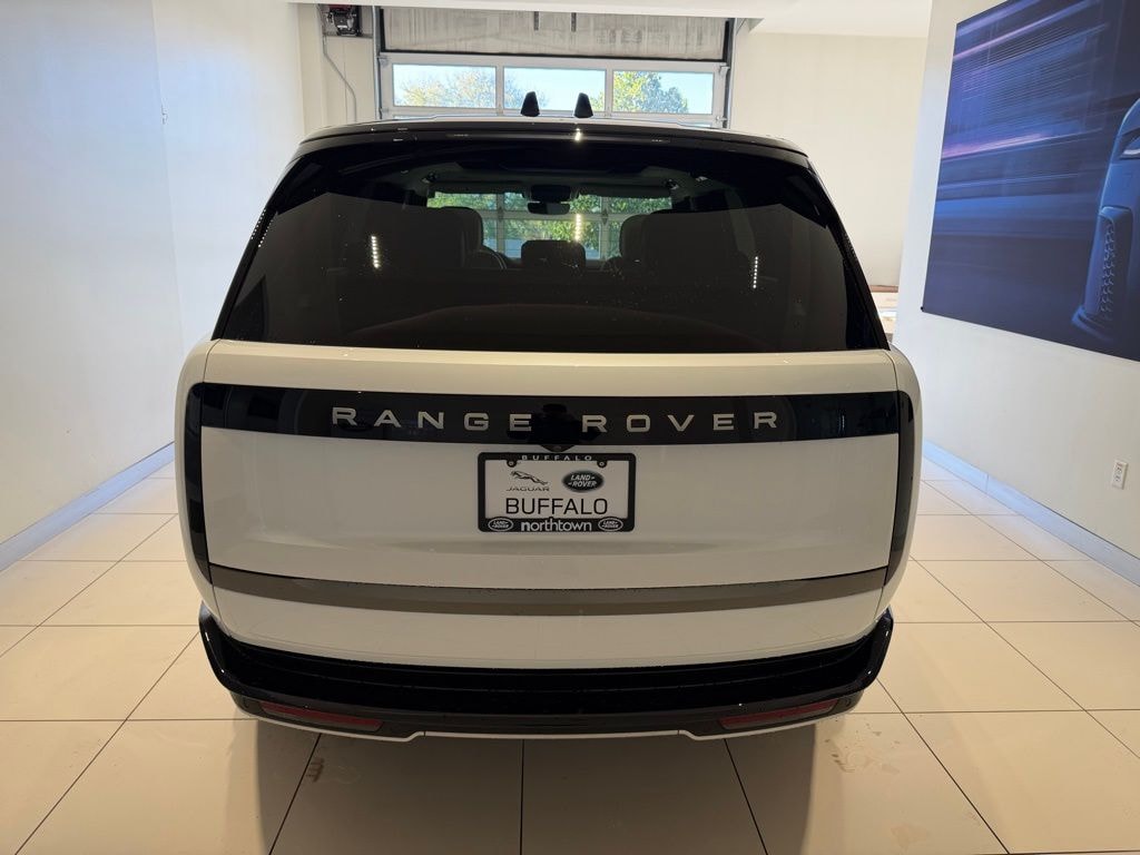 New 2025 Land Rover Range Rover SE SUV
