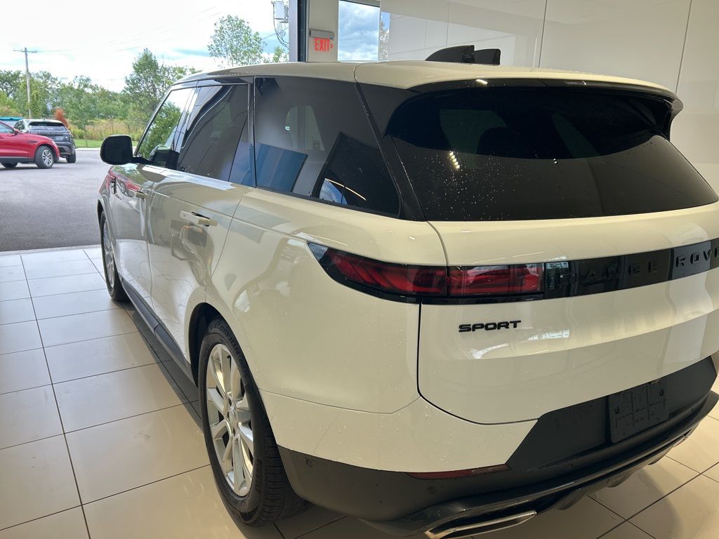2025 Land Rover Range Rover Sport SE photo 2