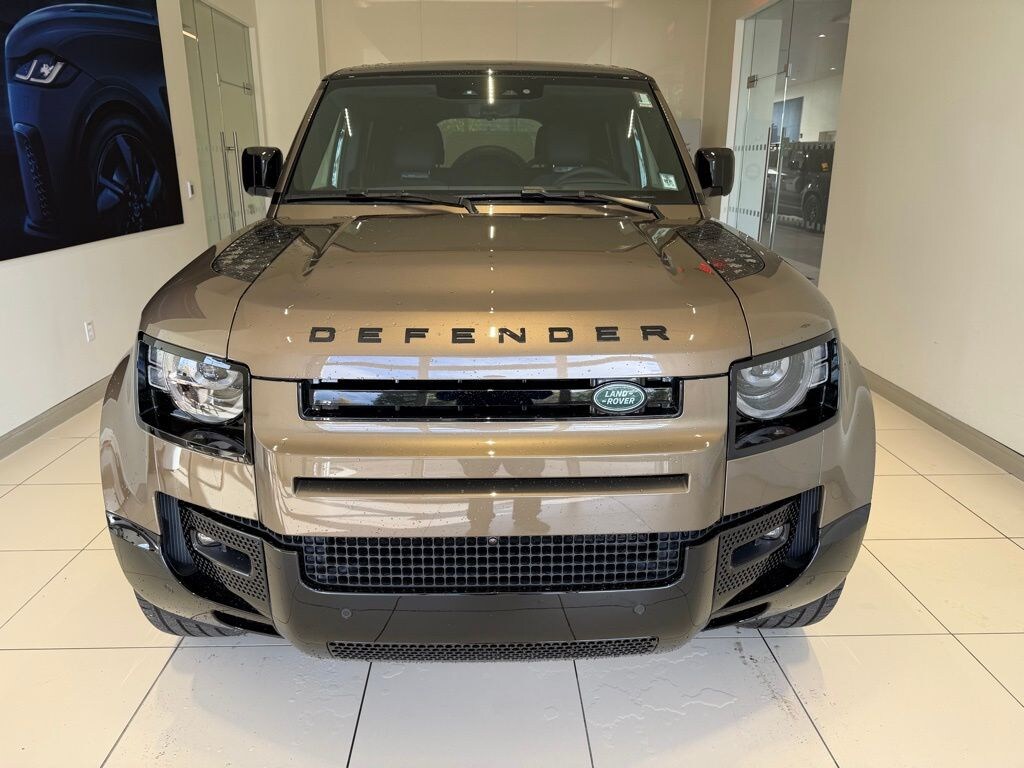 New 2025 Land Rover Defender 130 X-Dynamic SE SUV
