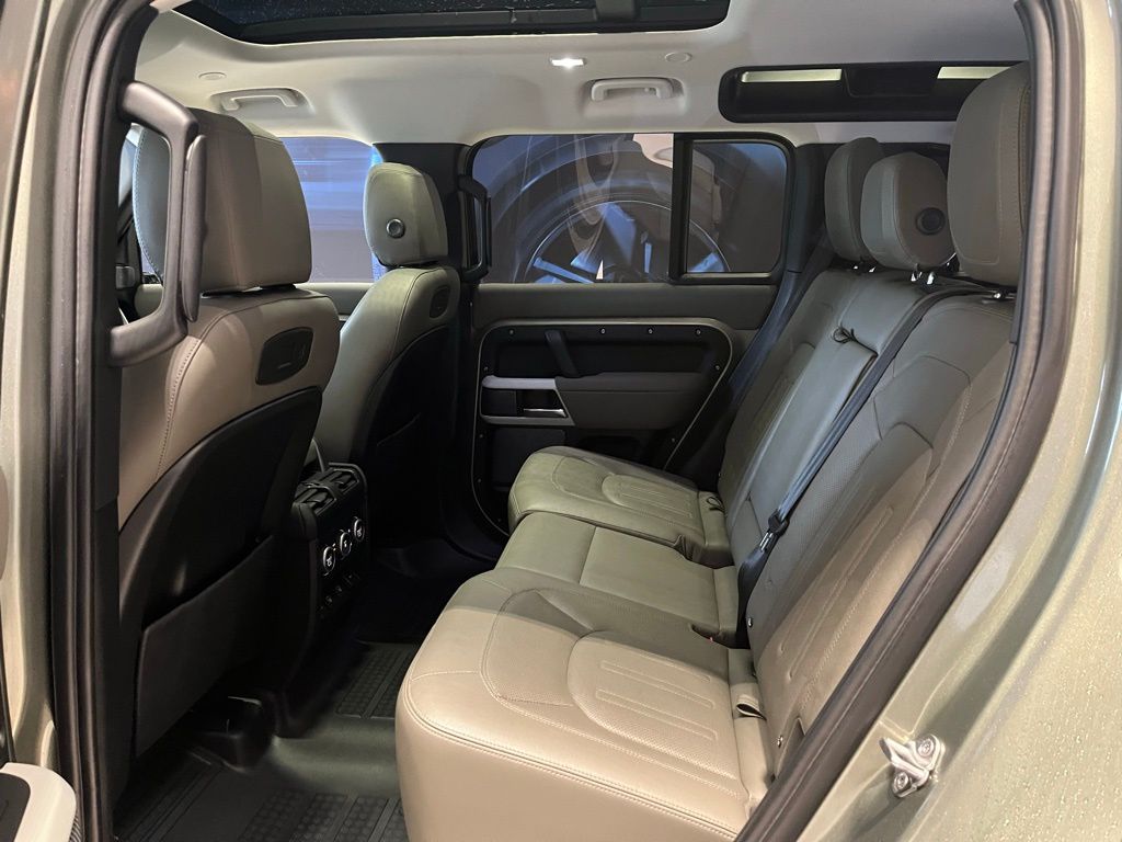 2022 Land Rover Defender SE - Photo 23