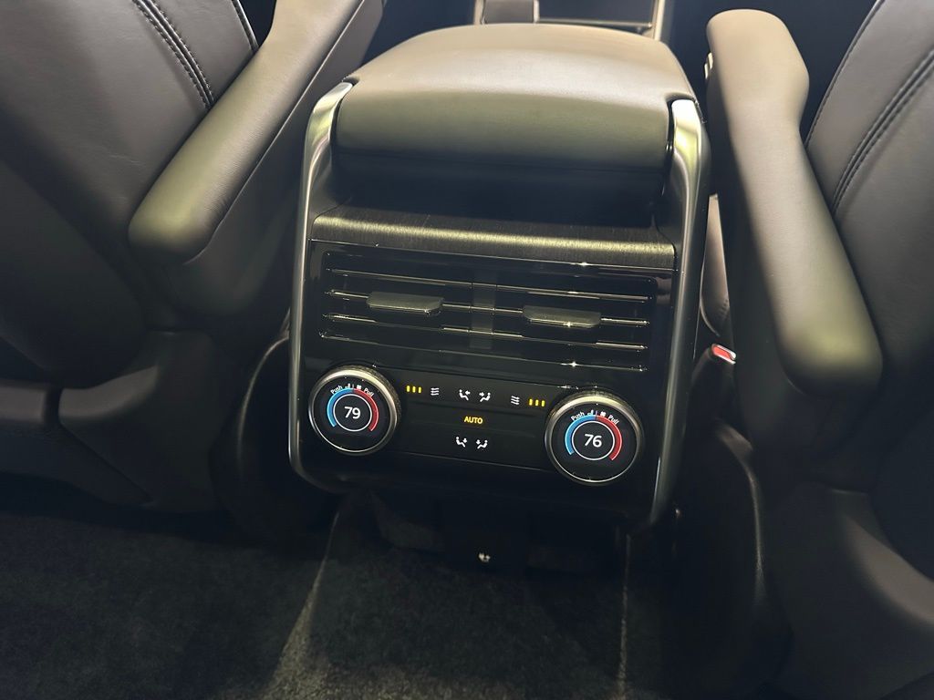 2025 Land Rover Range Rover SE - Photo 18