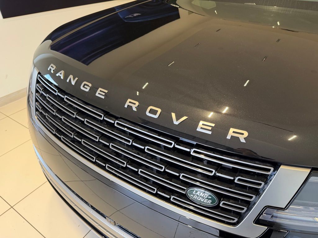 2025 Land Rover Range Rover SE - Photo 6