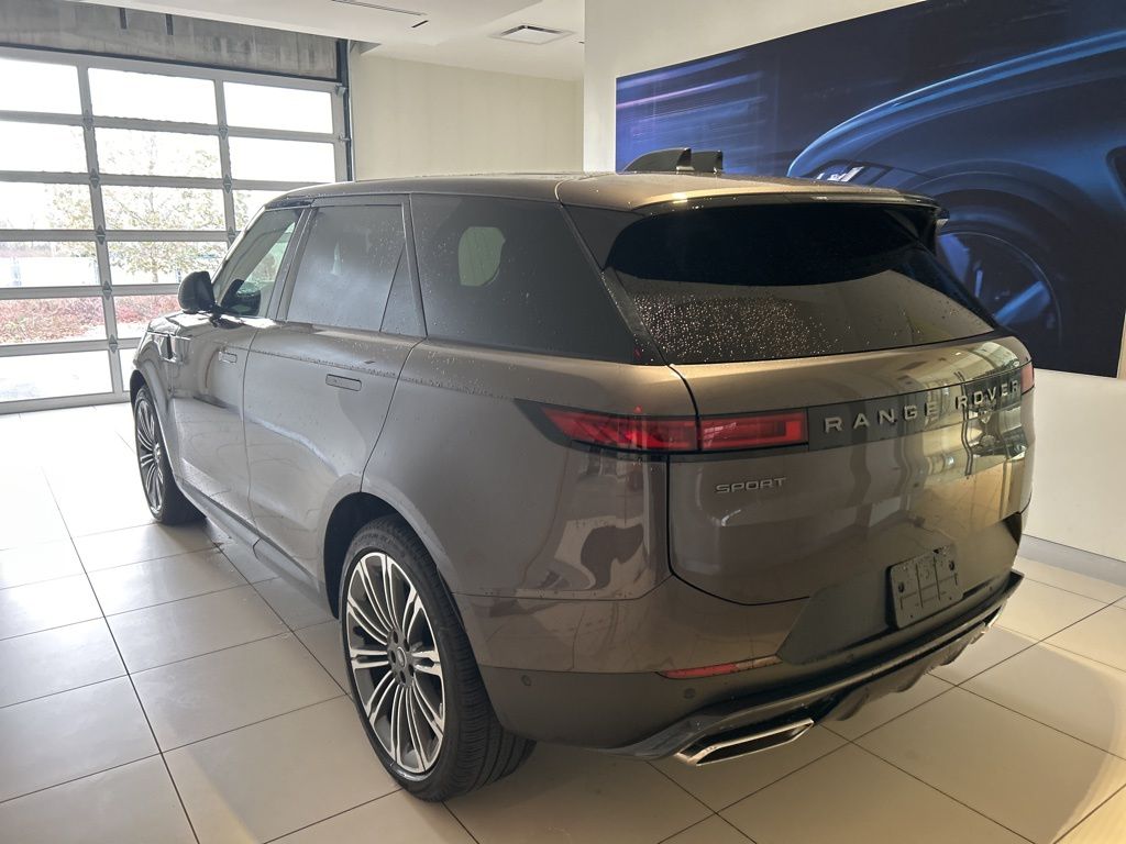 2024 Land Rover Range Rover Sport SE photo 2