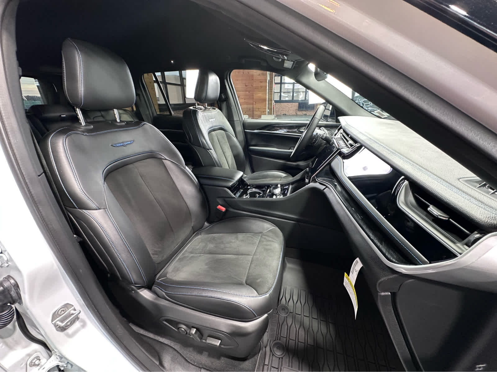 2023 Jeep Grand Cherokee Trailhawk 4xe - Photo 46