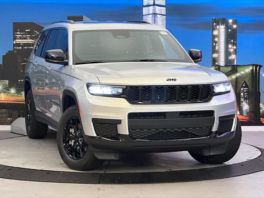 2025 Jeep Grand Cherokee L Altitude's photo