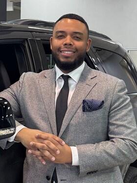 Staff member Edwin Almonte from ID_9ca82455f67b