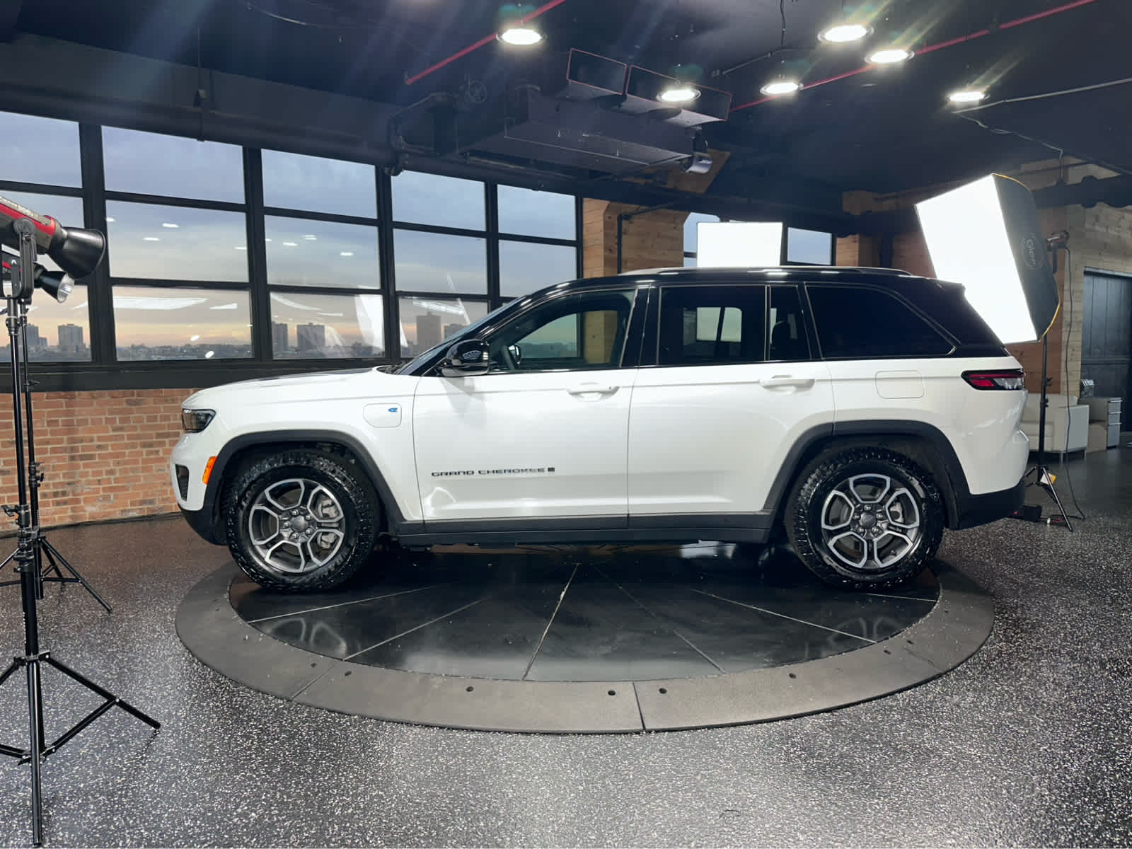 2023 Jeep Grand Cherokee Trailhawk 4xe - Photo 8