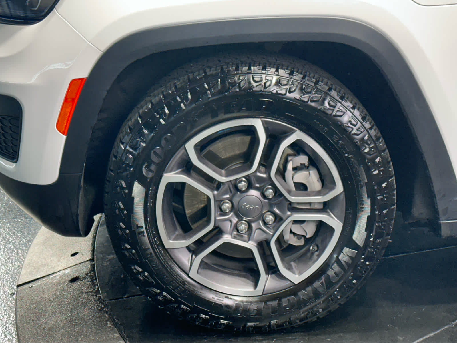 2023 Jeep Grand Cherokee Trailhawk 4xe - Photo 12