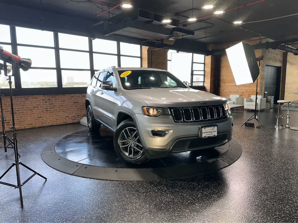 Used 2017 Jeep Grand Cherokee Limited 4x4