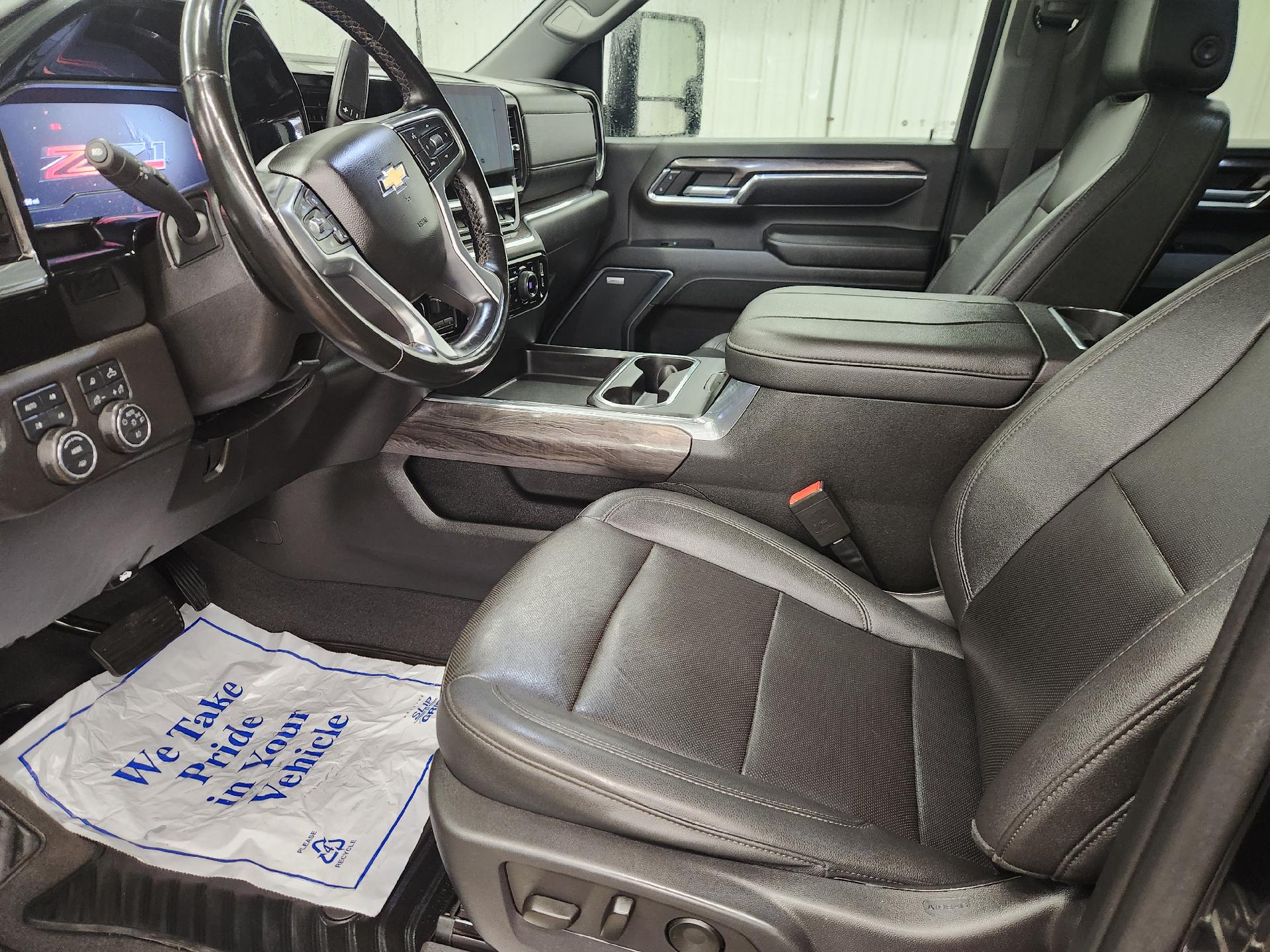 2024 Chevrolet Silverado 3500HD LTZ - Photo 13