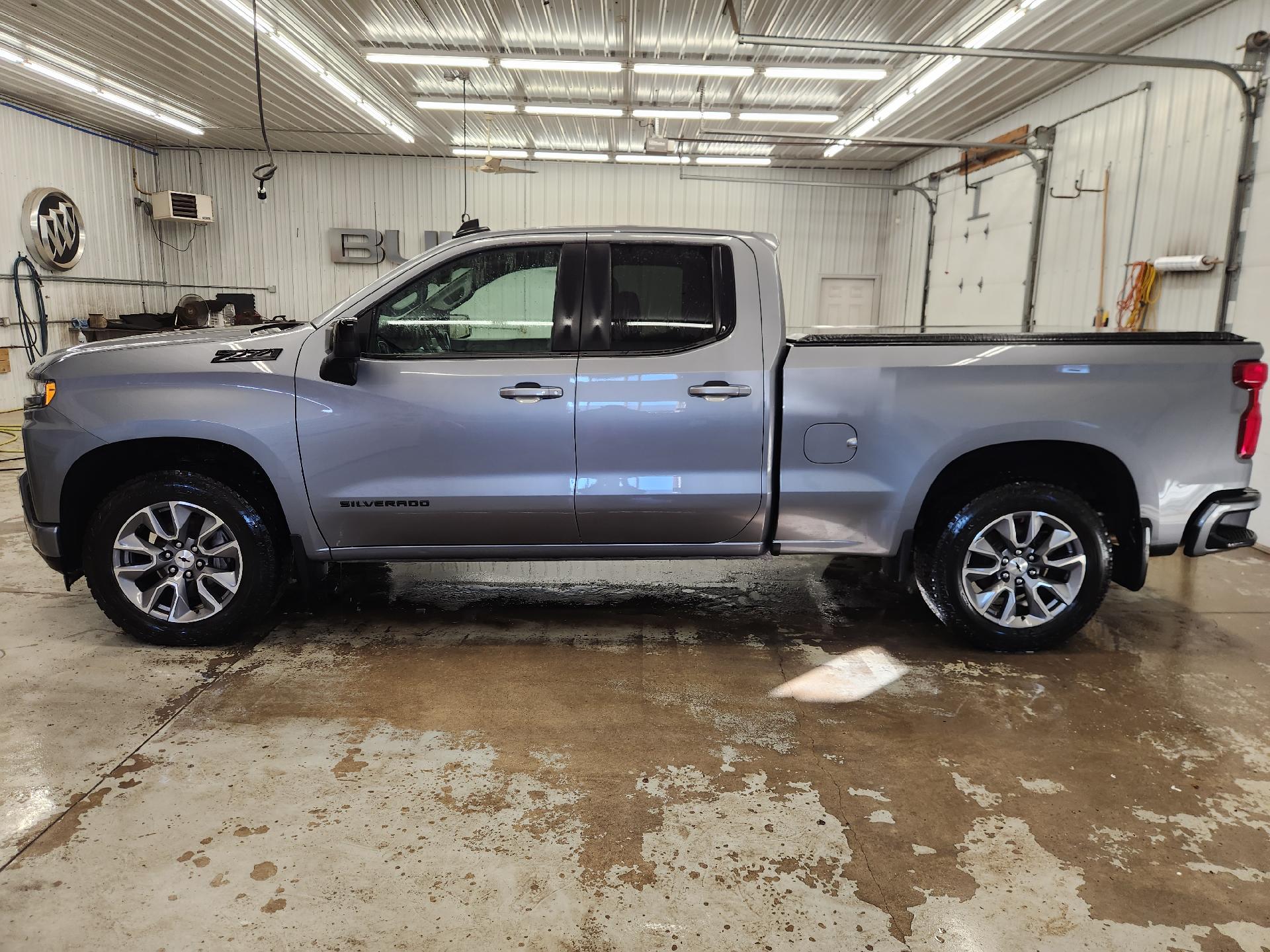 Used 2020 Chevrolet Silverado 1500 RST with VIN 1GCRYEED6LZ355022 for sale in Staples, Minnesota